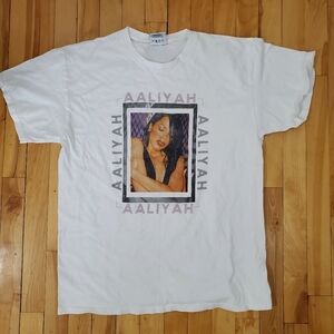 Aaliyah “Baby Girl” Cross Colours Graphic T-Shirt Size Large R&B Hip-Hop